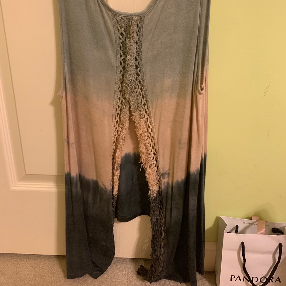 Boutique Top - Picture 2 of 2